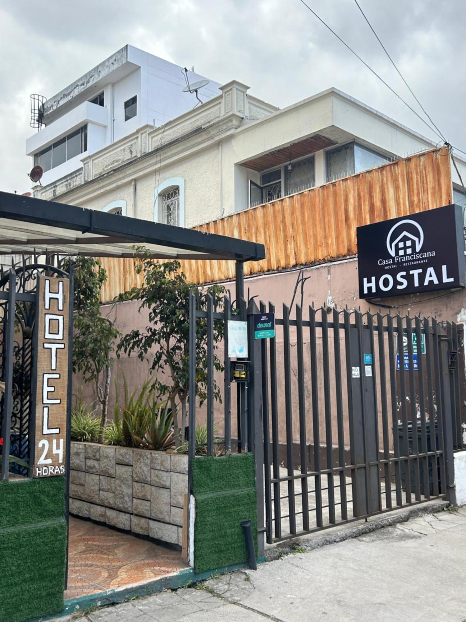 Hostal Casa Franciscana Quito Exterior photo