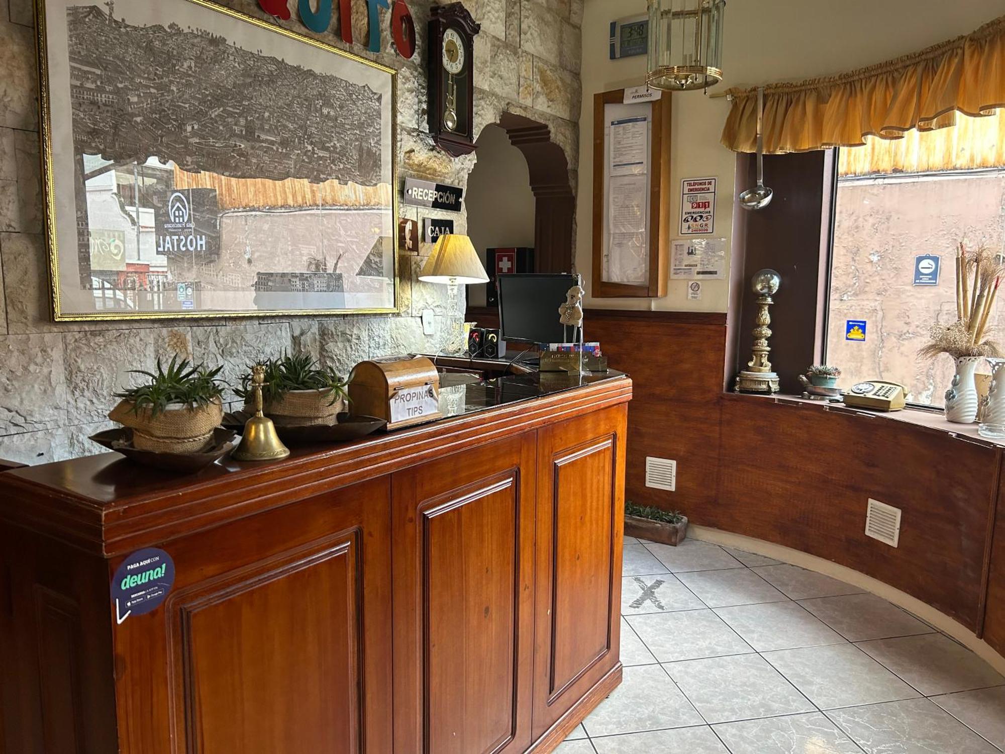 Hostal Casa Franciscana Quito Exterior photo